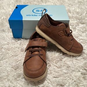 Stride Rite Ethan tan
